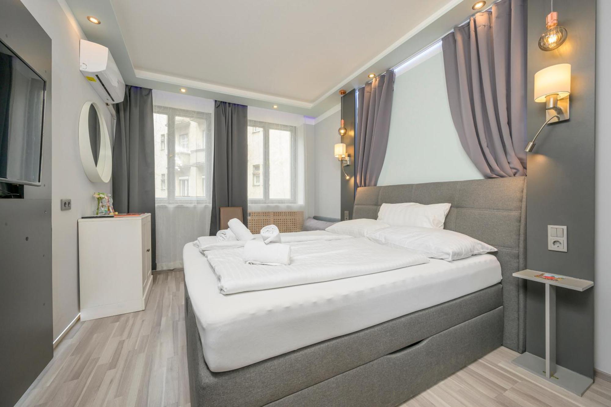 Elegance Palais Palffy Apartments Wenen Buitenkant foto